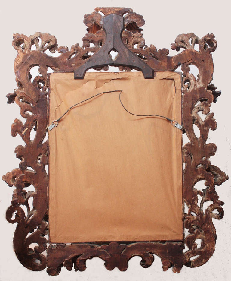 A Fine 17th Century Italian Baroque Giltwood Mirror with Original Plate 2