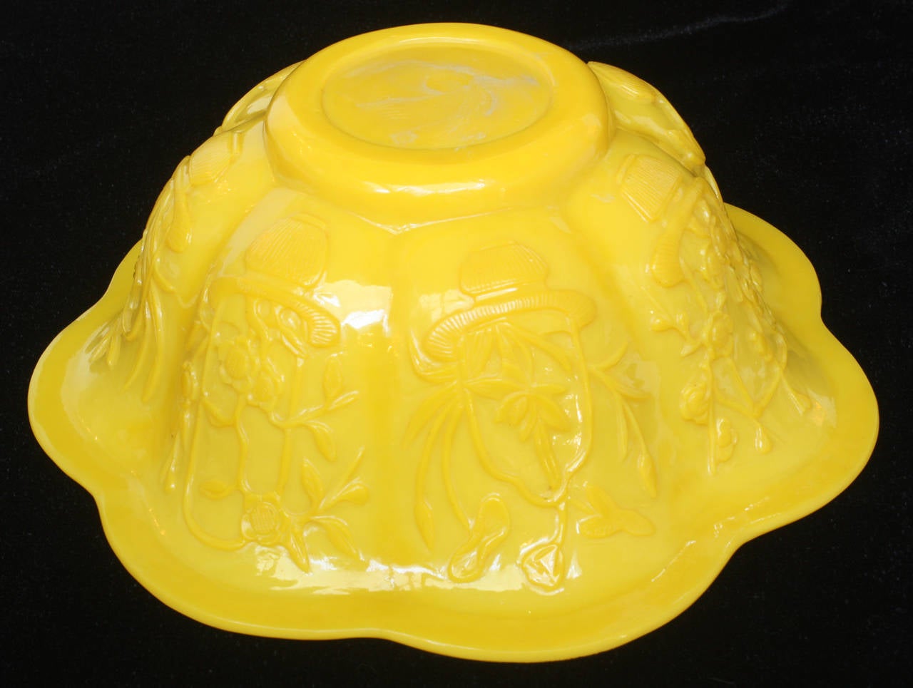 Chinese Export Yellow Peking Bowl on Stand