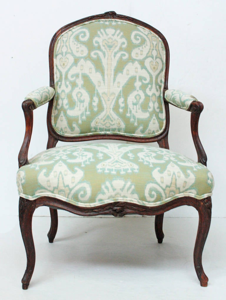 Pair of Louis XV Fauteuils In Good Condition In Dallas, TX