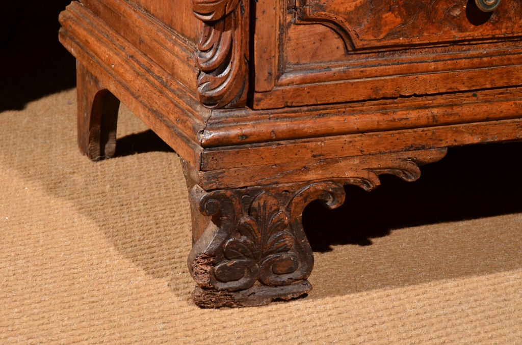 Rare 17th Century Italian Walnut Commode 4