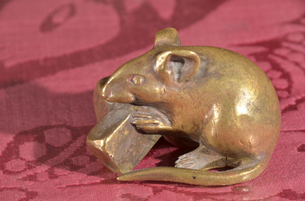 bronze mouse sculpture