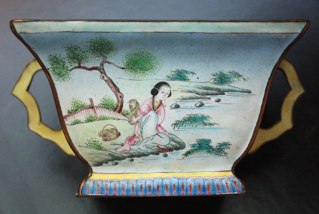 20th Century Pair of Chinese Enamelled Square Dishes