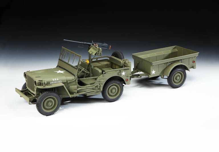 An exquisitely detailed 1:8 scale model of the legendary Willys Jeep, described by General Eisenhower as one of ‘the three tools that won the war’ (the other two being the DC3 Dakota and the landing craft). This model, complete with miniature engine