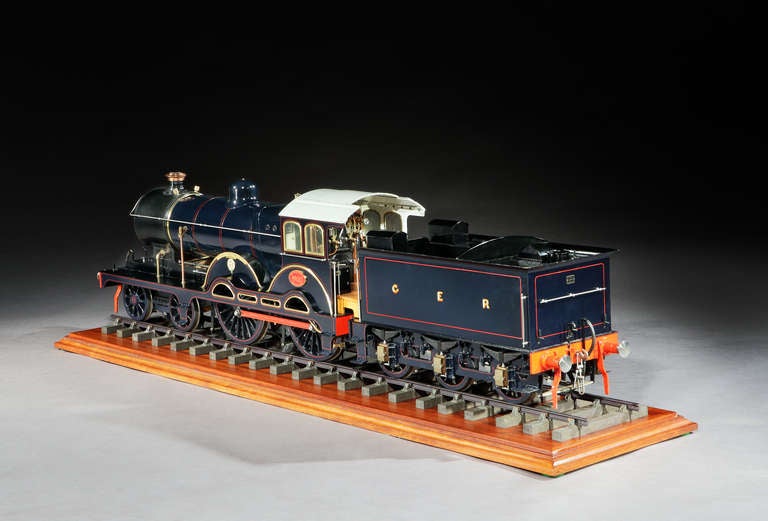 'Claud Hamilton'  Steam Engine Model - 63 inches long! In Excellent Condition In London, GB