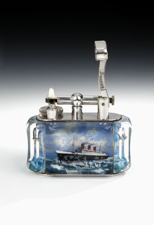 Queen Mary 'Aquarium' Tischfeuerzeug von Alfred Dunhill:: um. 1950 (Englisch)