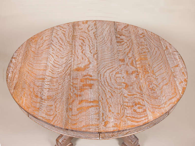 Limed Oak Circular Dining Table In Good Condition For Sale In London, GB