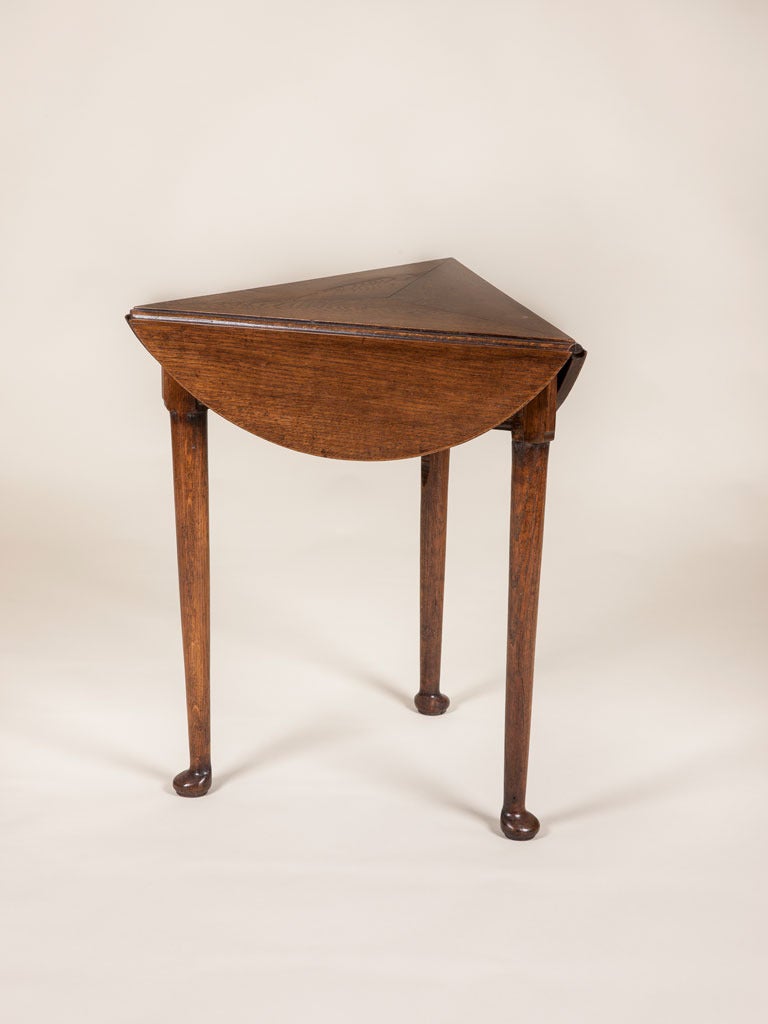 George III Oak Circular Handkerchief Table In Good Condition In London, GB