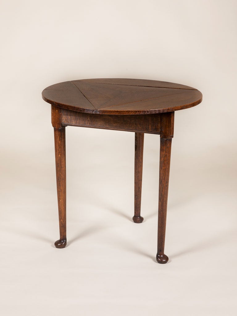 European George III Oak Circular Handkerchief Table