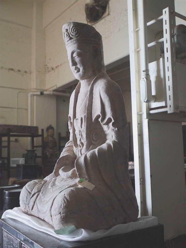 Large 18th Century Sand Stone Sculpture of Guan Yin For Sale 3