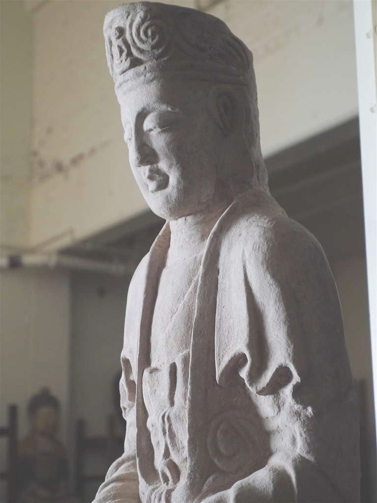 Large 18th Century Sand Stone Sculpture of Guan Yin For Sale 2