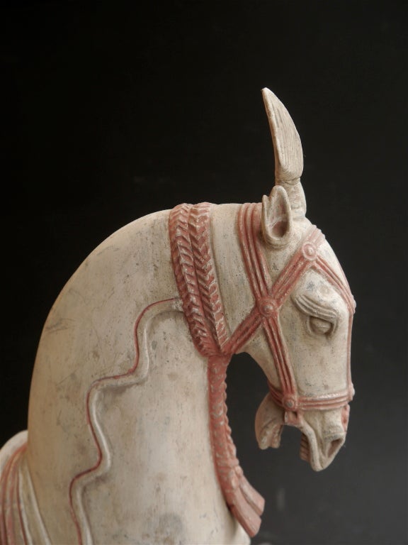 Large Chinese Terracotta Horse From The  Norhern Chi Period For Sale 1