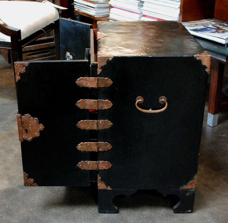 Chinese Inlaid Chest 2