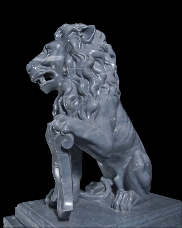 Italian Carved Marble Lions, circa 1900 1