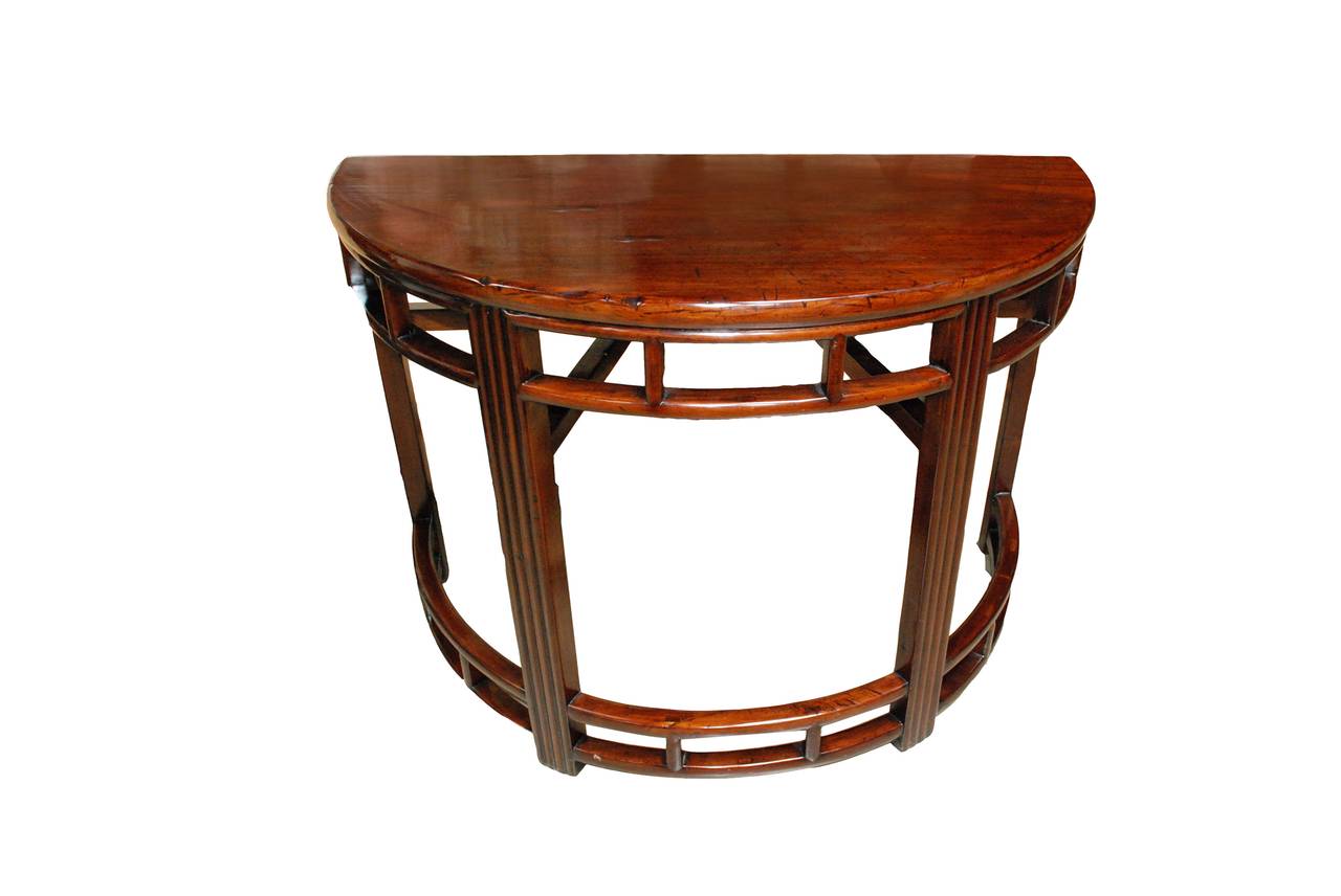 Paar chinesische Palisander-Demilunentische