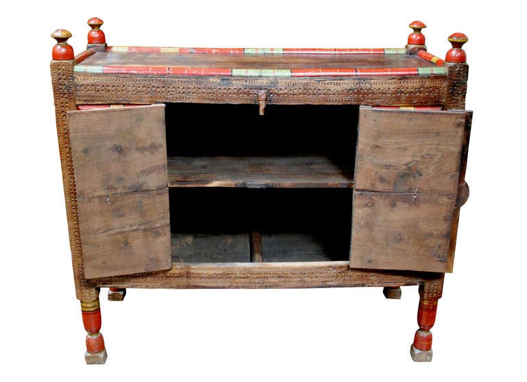 Early 20th Circa Pakistani Painted Dowry Chest In Good Condition In Pasadena, CA
