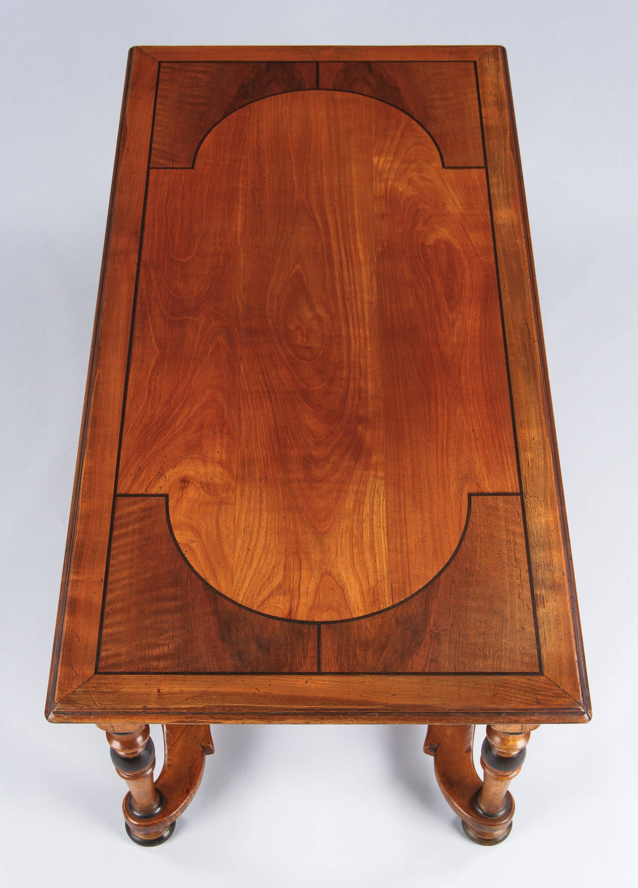 French Louis XIV Style Cherrywood Coffee Table, Early 1900s In Good Condition In Austin, TX