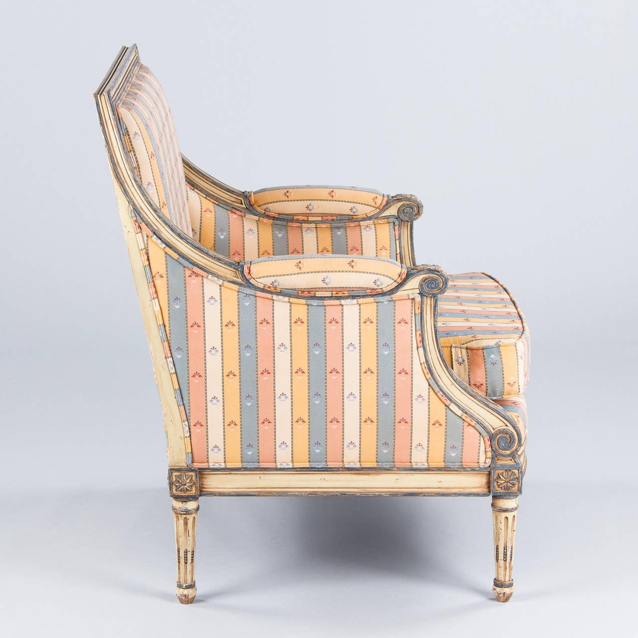 French Louis XVI Style Marquise Armchair, 1950s In Good Condition In Austin, TX