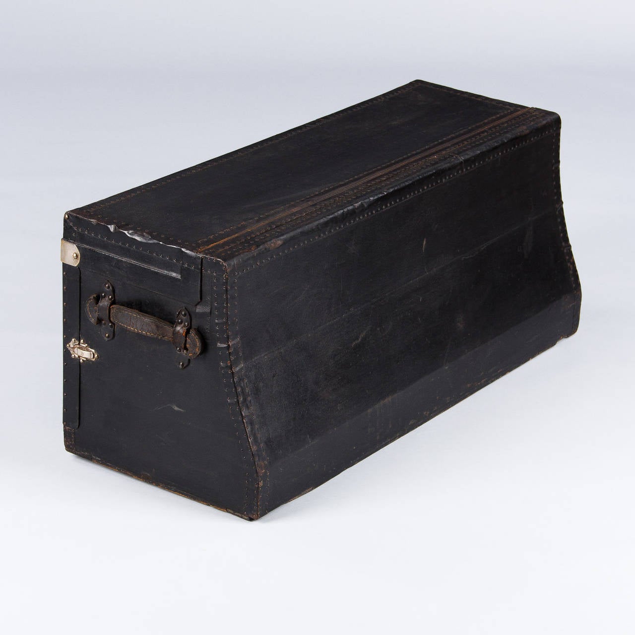 Antique French Automobile Leather Trunk, circa 1900s 4