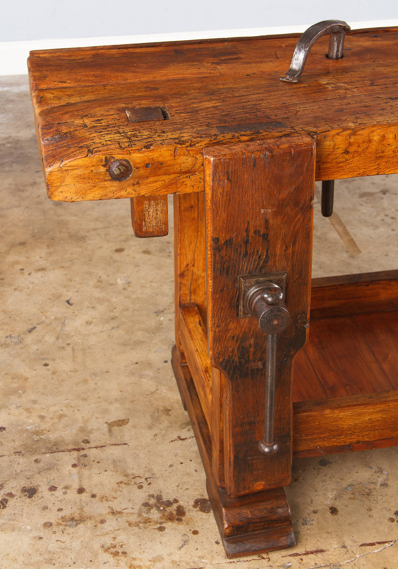 French Industrial Walnut Carpenter's Workbench, Late 1800s In Good Condition In Austin, TX