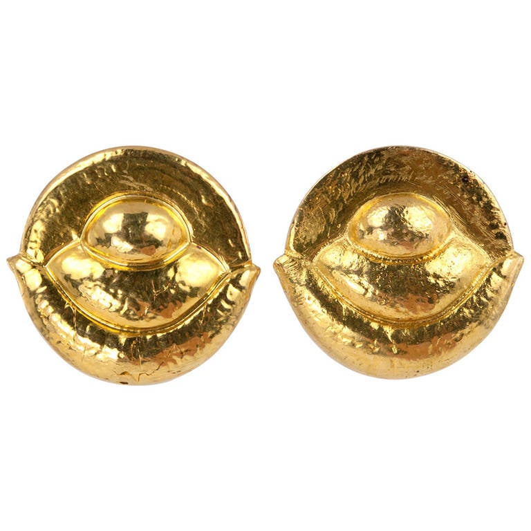 Hammered Gold Clip Earrings For Sale at 1stdibs