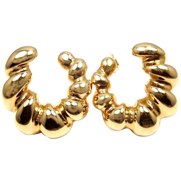 VAN CLEEF and ARPELS VCA Large Hoop Yellow Gold Earrings at 1stDibs