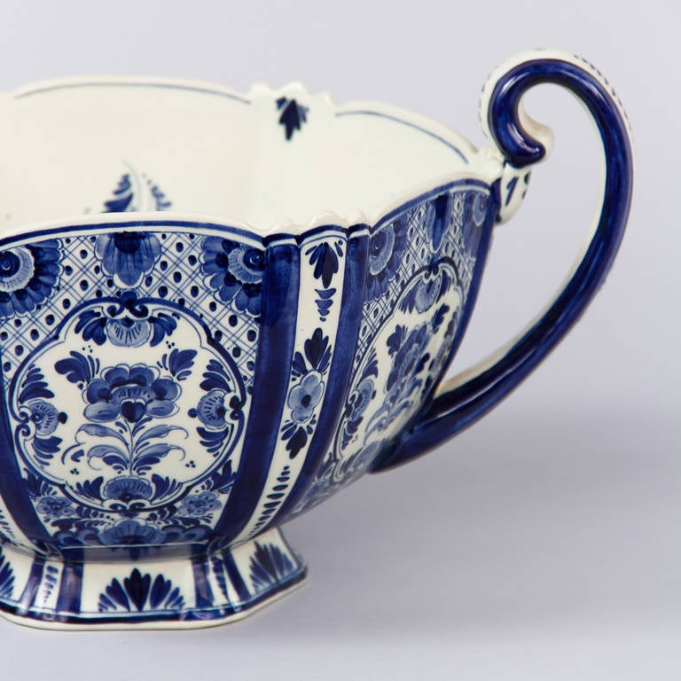 Delft Blue and White Ceramic Bowl, 1930s 2