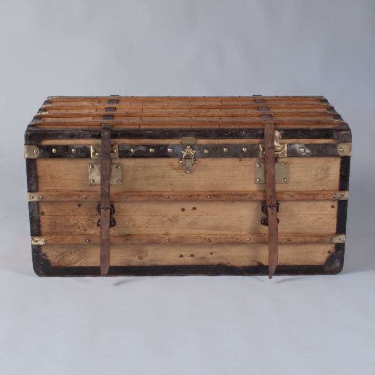 Une malle de voyage française du début des années 1900 fabriquée par 