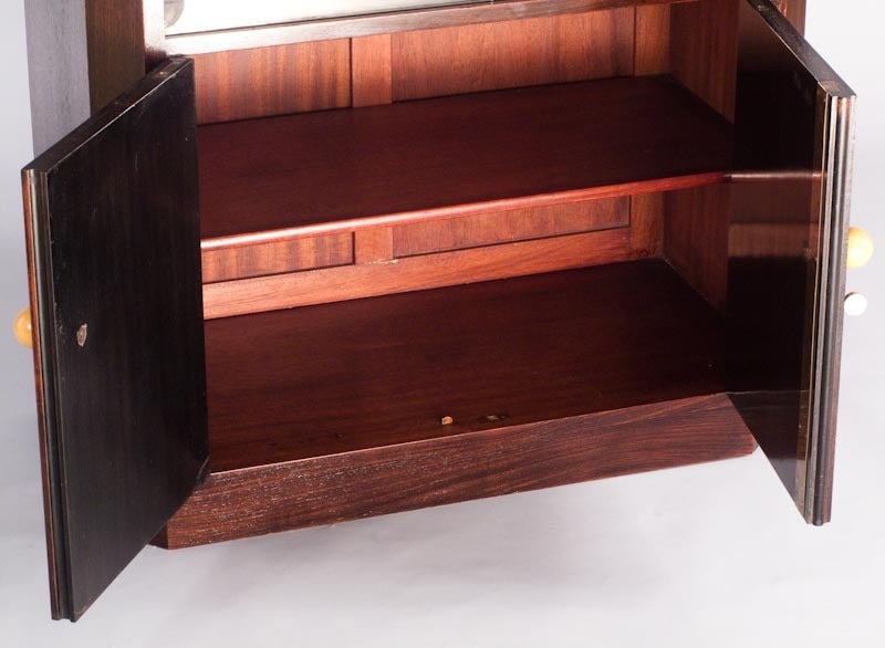 1930s French Art Deco Rosewood Bar or Vitrine For Sale at 1stdibs