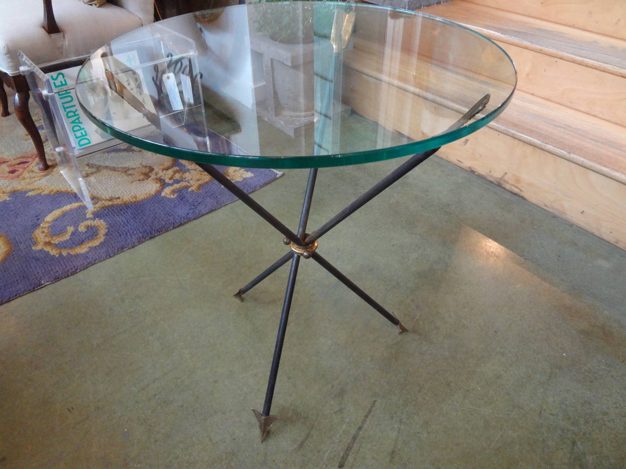 Italian Midcentury Gio Ponti Style Iron and Bronze Arrow Table 1