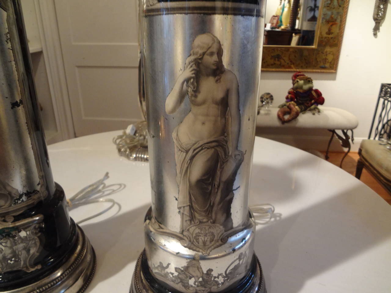 Pair of Italian Neoclassical Fornasetti Style Églomisé Lamps  In Good Condition In Houston, TX