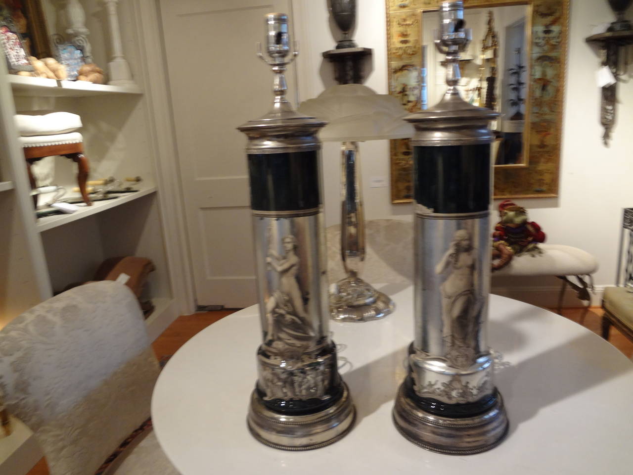 Pair of Italian Neoclassical Fornasetti Style Églomisé Lamps  2