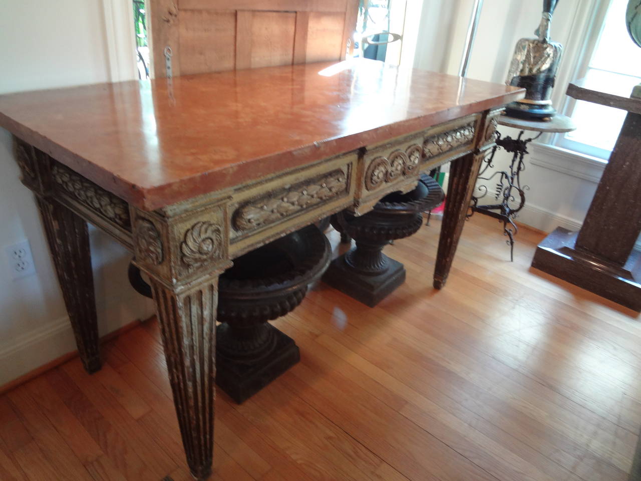 17th Century Italian Neoclassical Style Giltwood Console Table with Marble Top For Sale 5