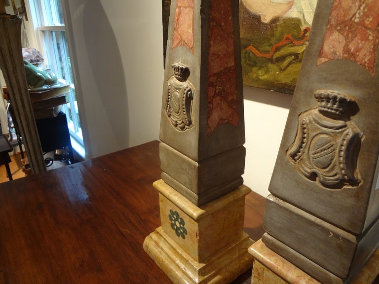 Pair of 19th Century Italian Neoclassical Style Marble Obelisks For Sale 4