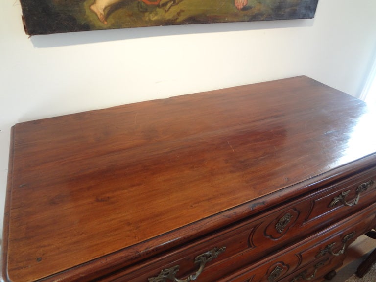 Commode francese Luigi XV del XVIII secolo In condizioni buone in vendita a Houston, TX