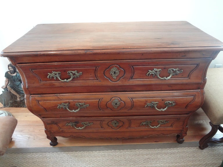 Period 18th Century French Louis XV Commode, Bordelaise For Sale 1
