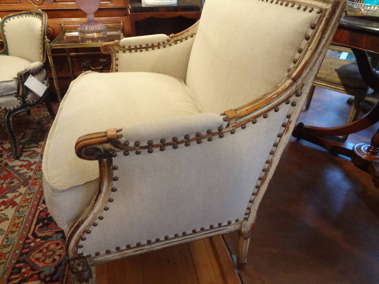 Antique French Louis XVI Painted Marquise In Good Condition In Houston, TX