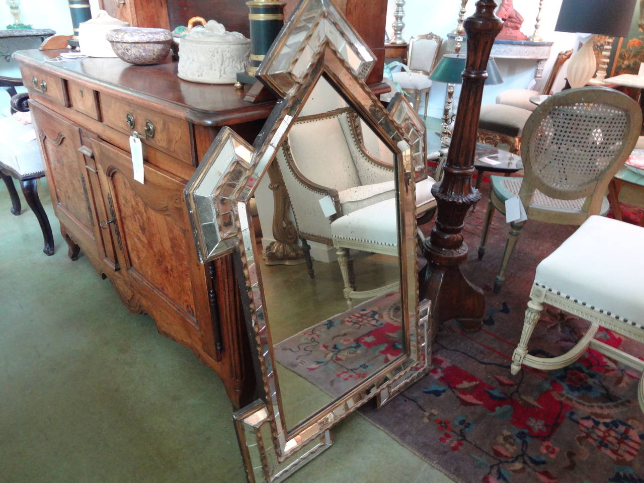 Antique Italian Neoclassical Style Giltwood Mirror with Inset Mirrored Pieces For Sale 1