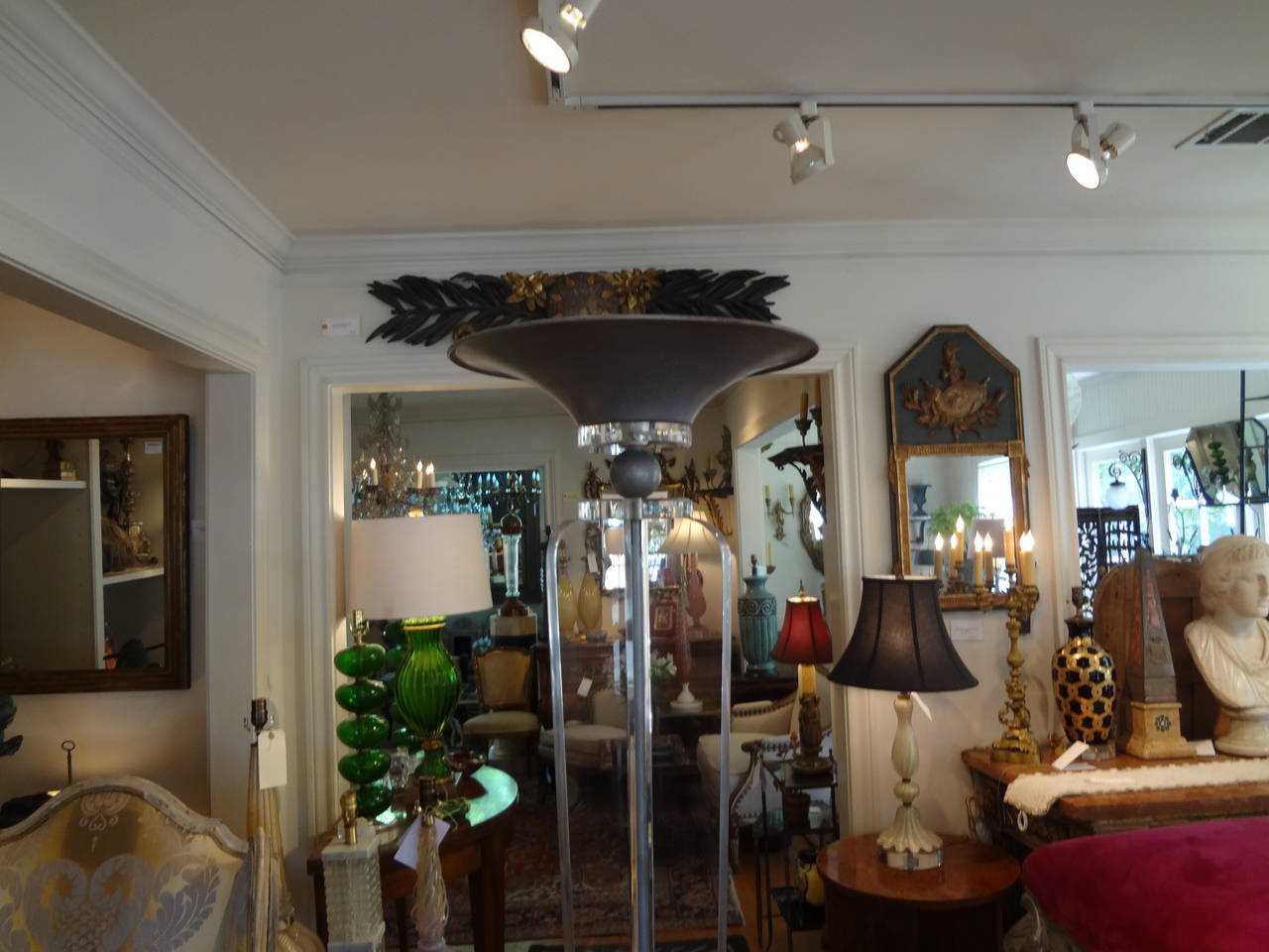 Mid-Century Modern Lucite Floor Lamp or Torchiere For Sale 2