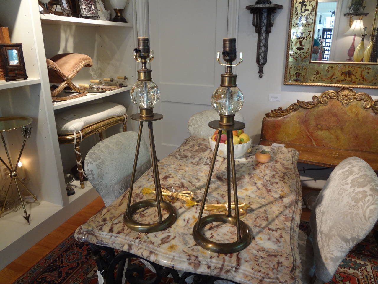 Pair of Mid-Century Modern Sputnik Brass Table Lamps In Good Condition In Houston, TX