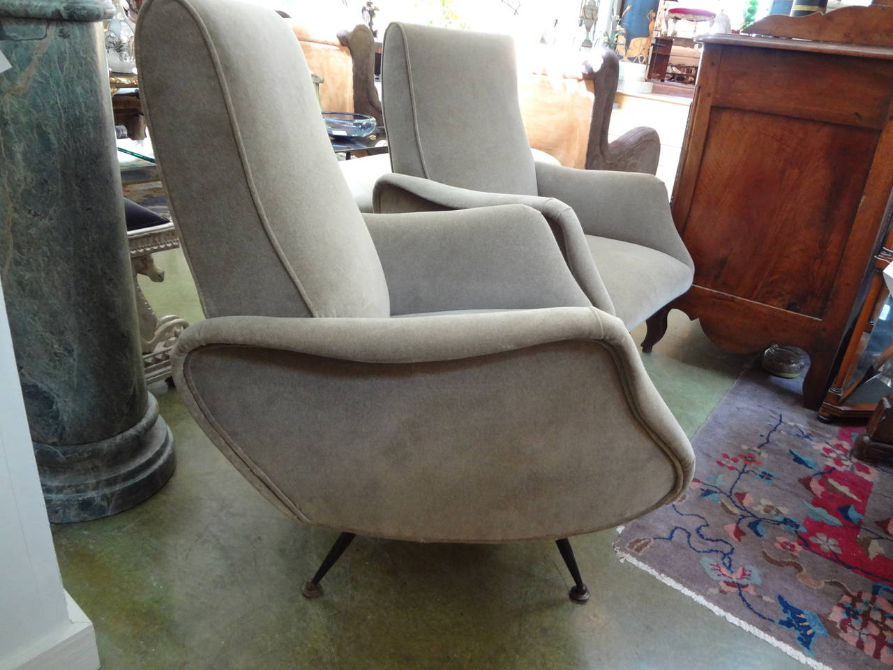 Pair of Sculptural Lounge Chairs, Milan, 1950 In Good Condition In Houston, TX