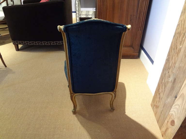 Antiker französischer Stuhl im Louis XV-Stil aus bemaltem und vergoldetem Holz im Zustand „Gut“ im Angebot in Houston, TX