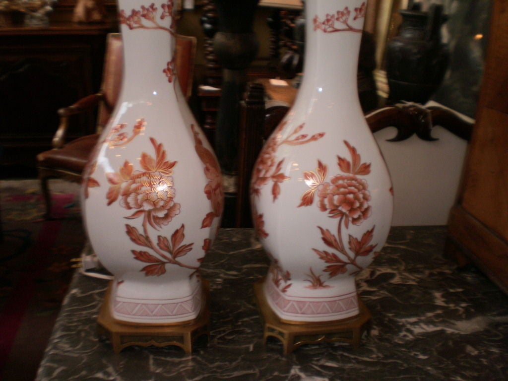 Pair Of French Porcelaine De Paris Lamps 1