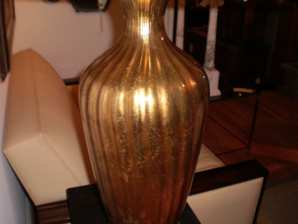 Lámpara de cristal dorado Hollywood Regency Italian Midcentury sobre base de hierro by Marbro mediados del siglo XX en venta