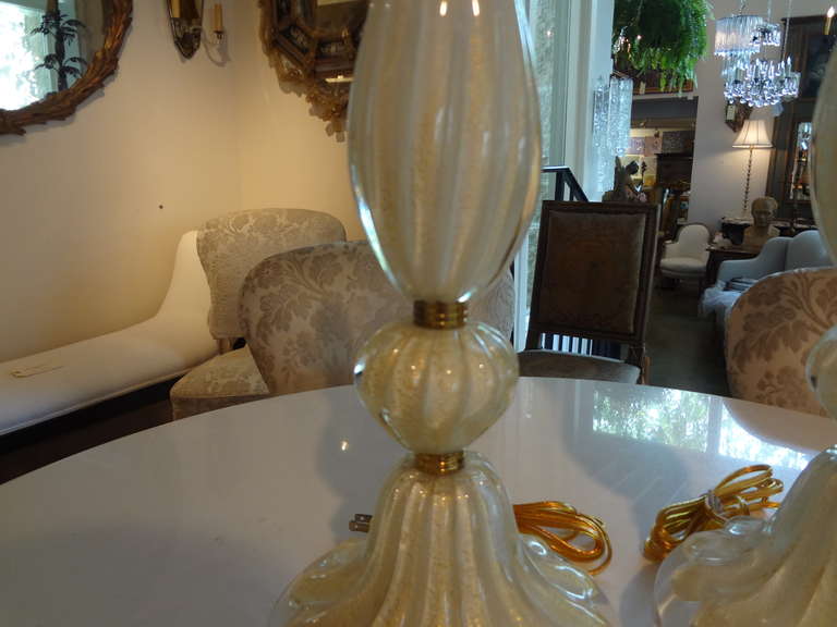 Pair of Murano Glass Lamps In Excellent Condition In Houston, TX