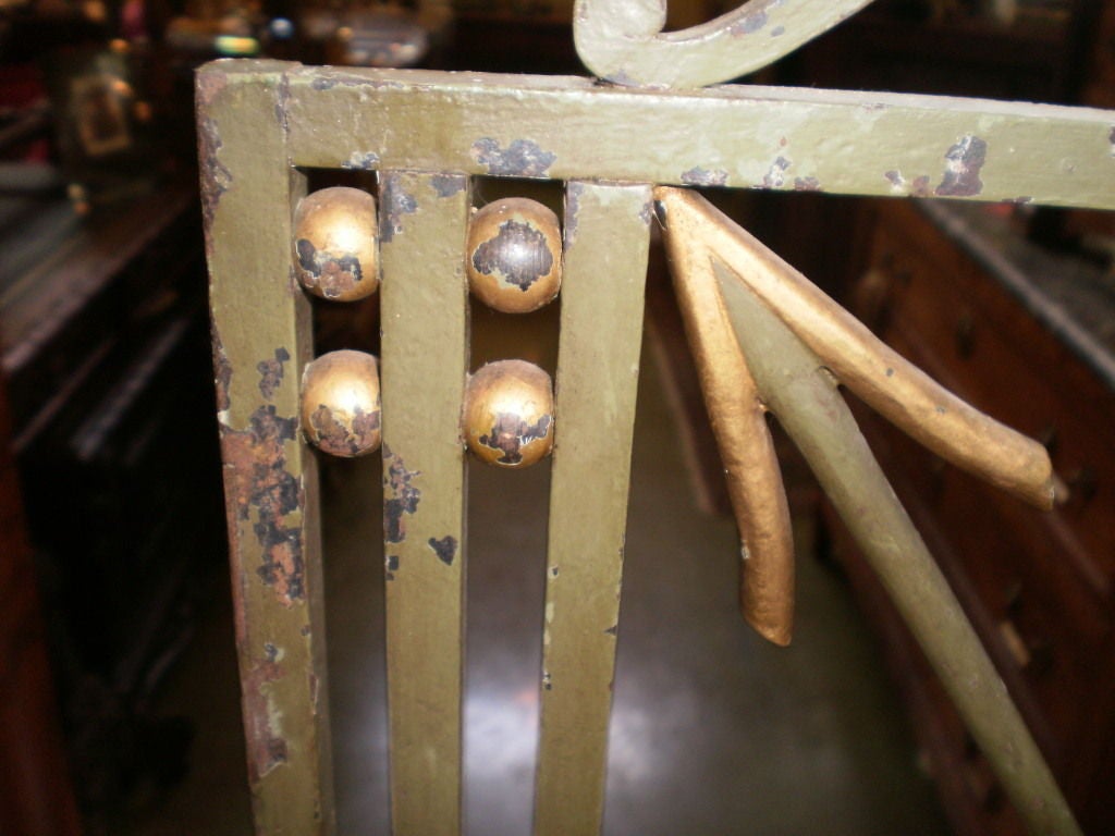 Paravento per caminetto in ferro battuto in stile Art Deco francese e neoclassico con frecce In condizioni buone in vendita a Houston, TX