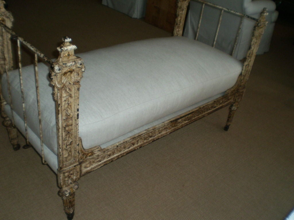 19TH CENTURY CAST IRON DAY BED 2
