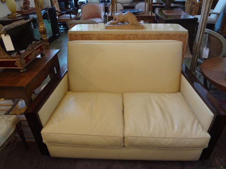 Mid-20th Century French Art Deco Loveseat Upholstered in Leather, Jules Leleu Attributed  For Sale