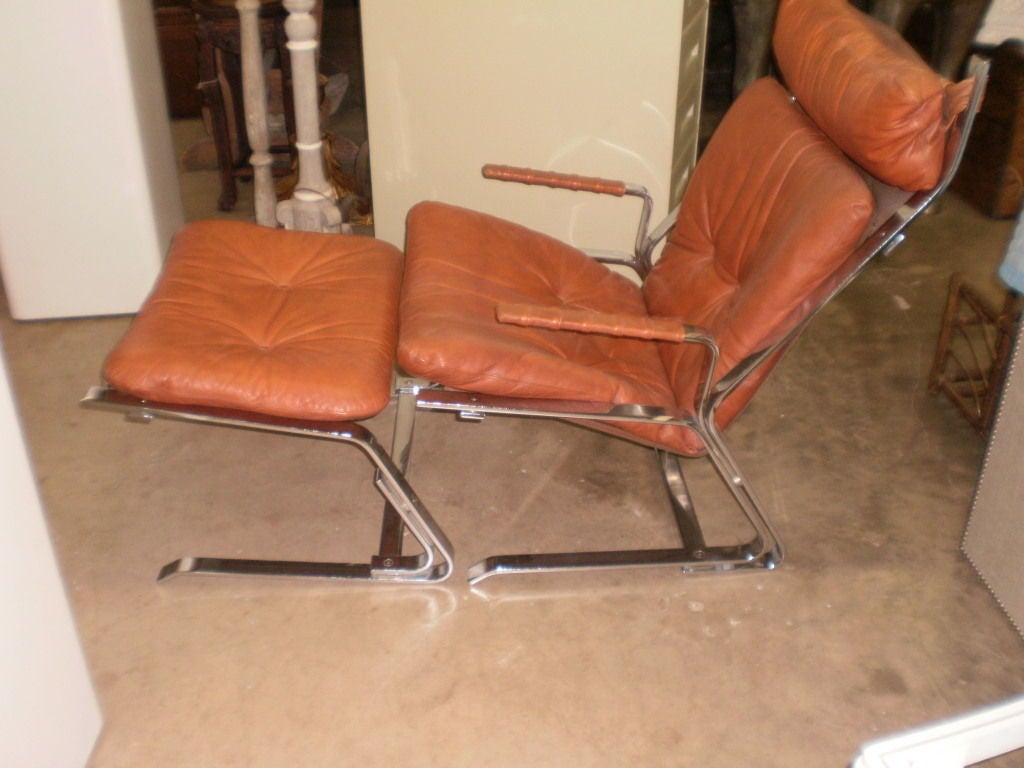 Mid-Century Modern Saporetti Chrome and Leather Chair with Ottoman