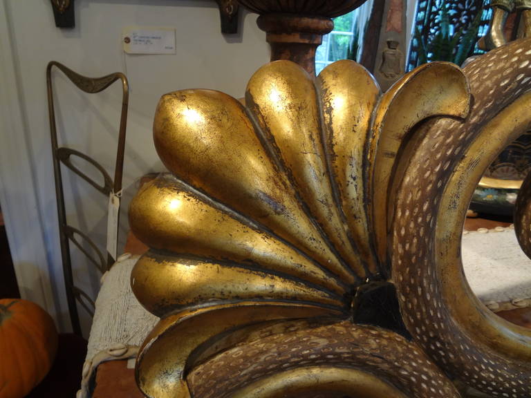 Mid-20th Century Stunning Italian Carved gilt wood Mirror