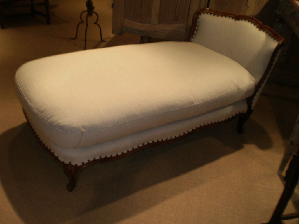 19th Century French Louis XV or Louis XVI Style Fruitwood Chaise Longue In Good Condition In Houston, TX